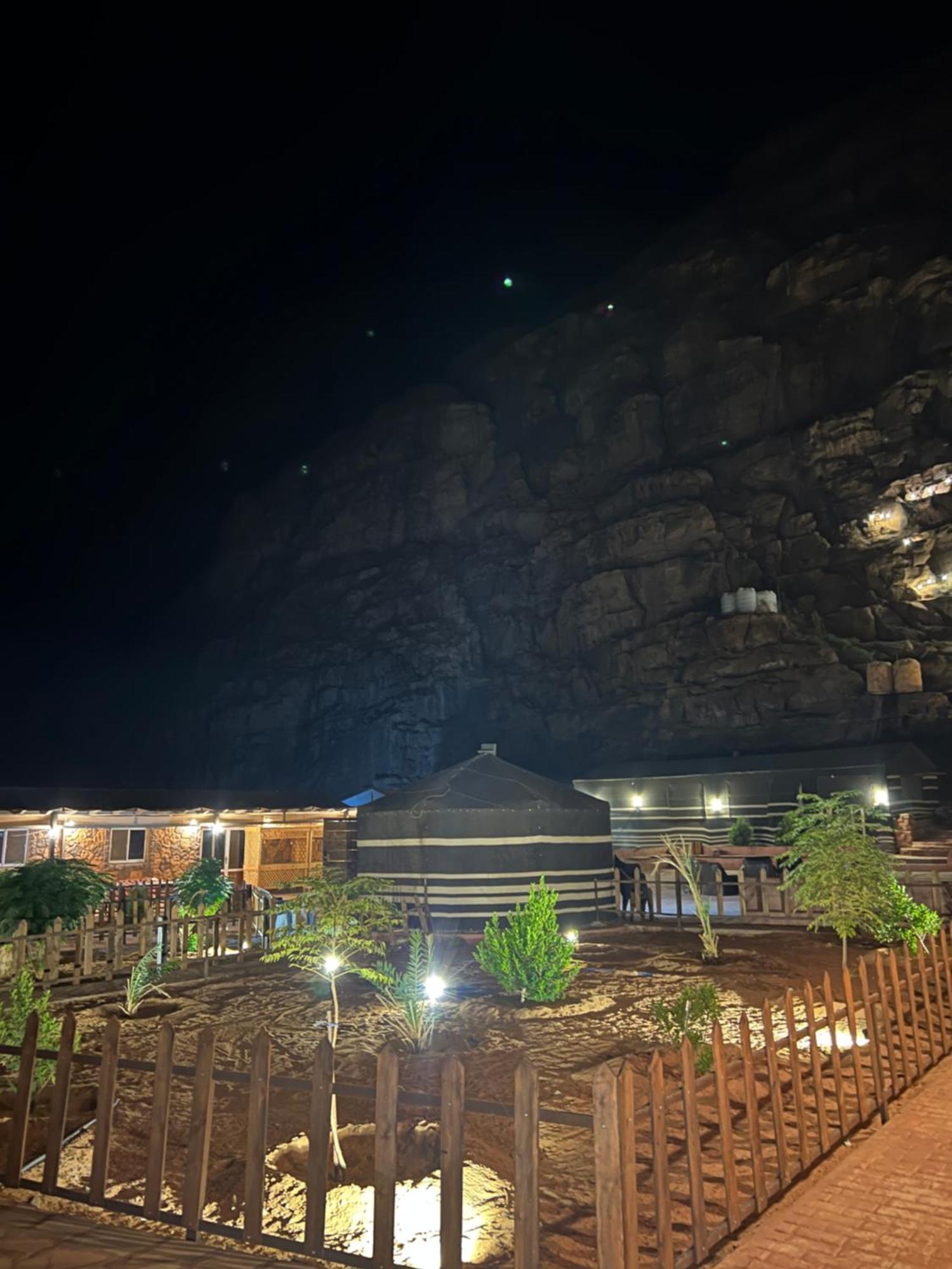 Wadi Rum Sky Camp Esterno foto