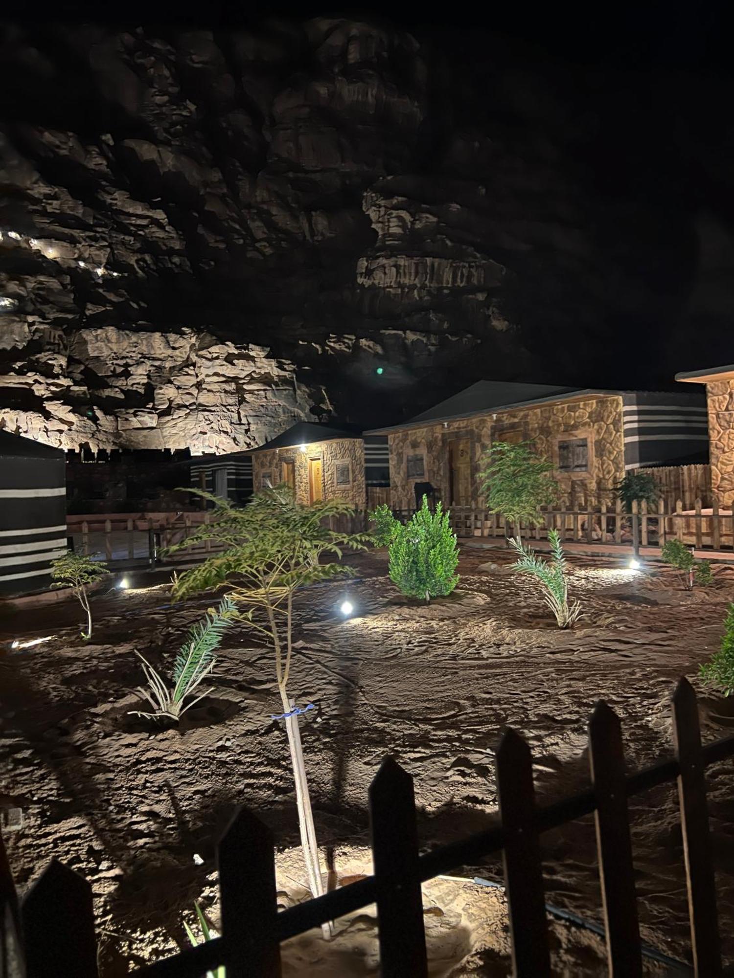 Wadi Rum Sky Camp Esterno foto